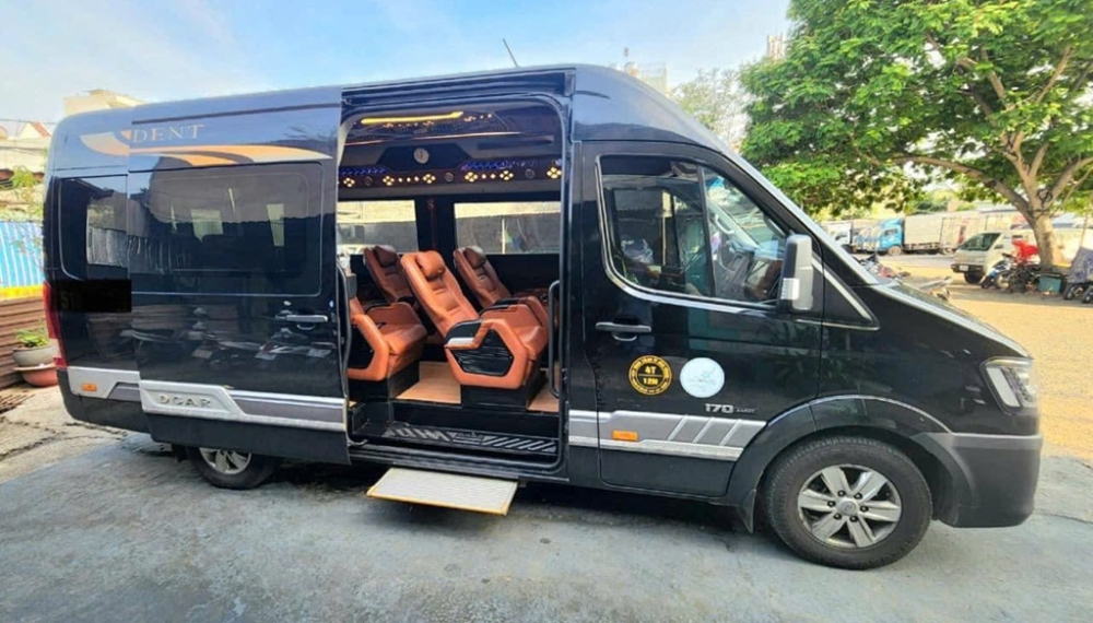 Xe Limousine 16 Chỗ