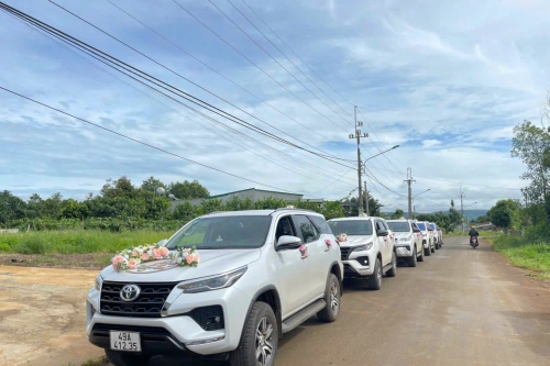 Thuê Xe Cưới Hỏi 7 Chỗ Phan Rang