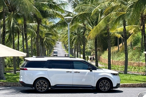 Xe limousine Nha Trang Vĩnh Hy