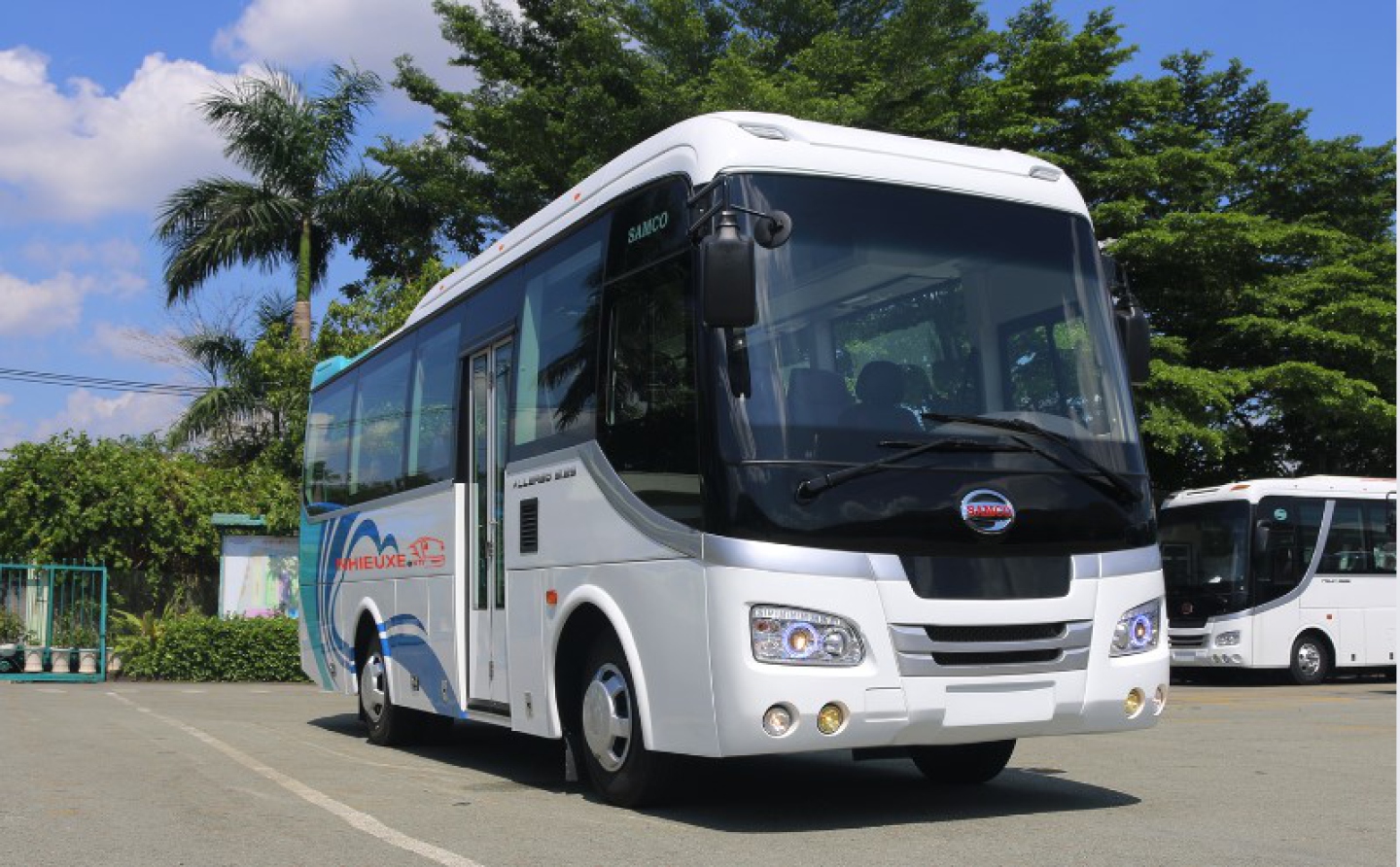 Thuê Xe Tháng Đưa Đón Nhân Viên Nhà Máy Điện Hạt Nhân