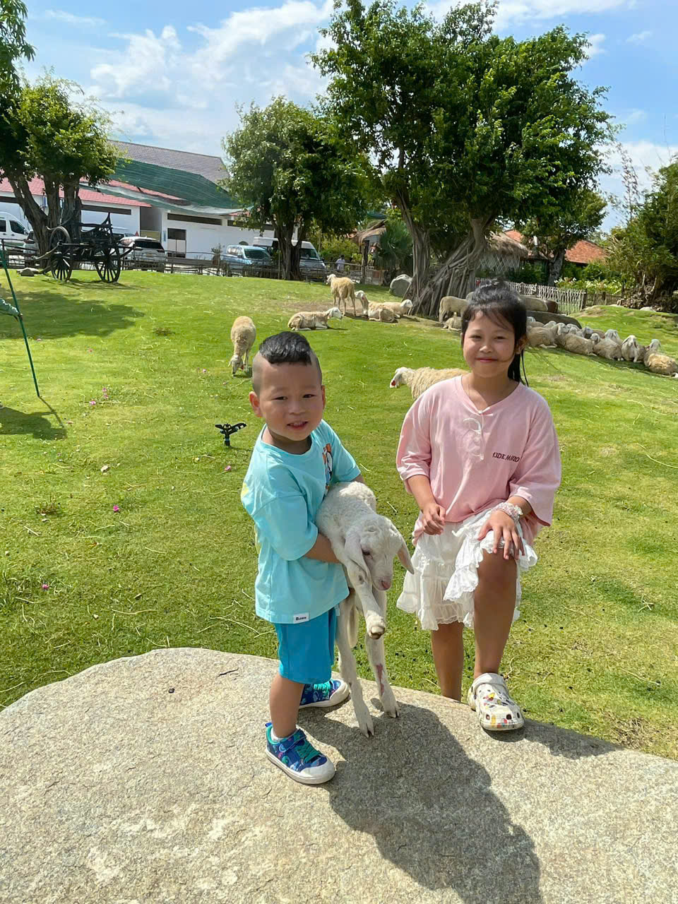 Thuê Xe Về Resort Vĩnh Hy