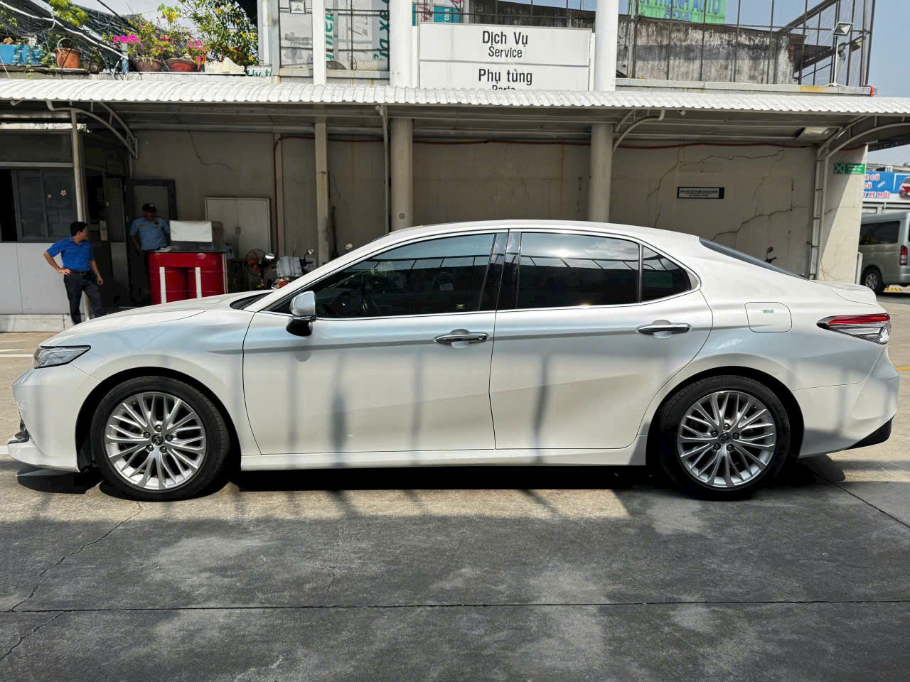 Xe riêng đi Trại Giam Sông Cái