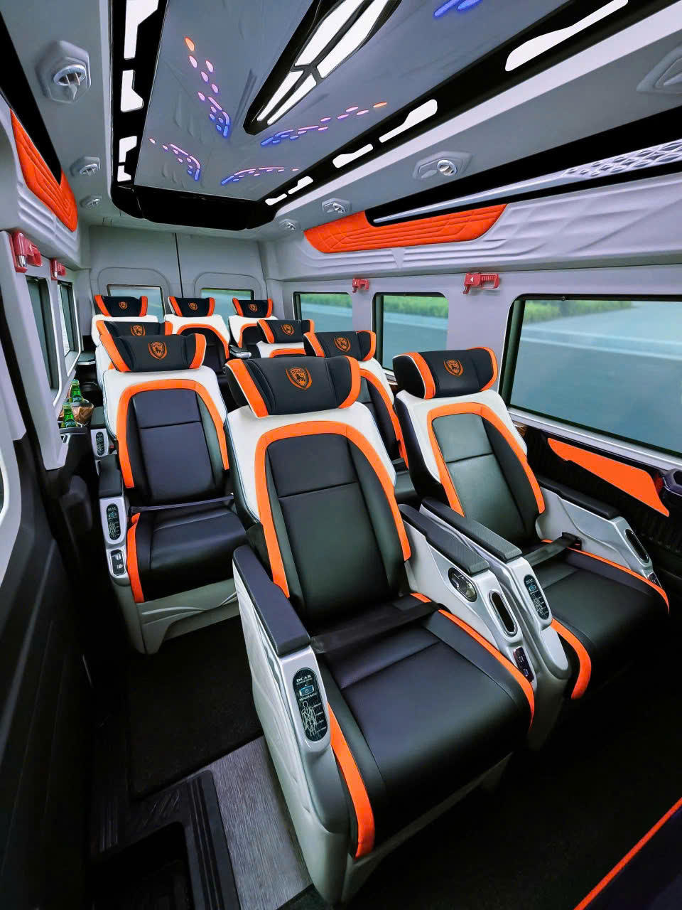 Thuê xe limousine du lịch phan rang