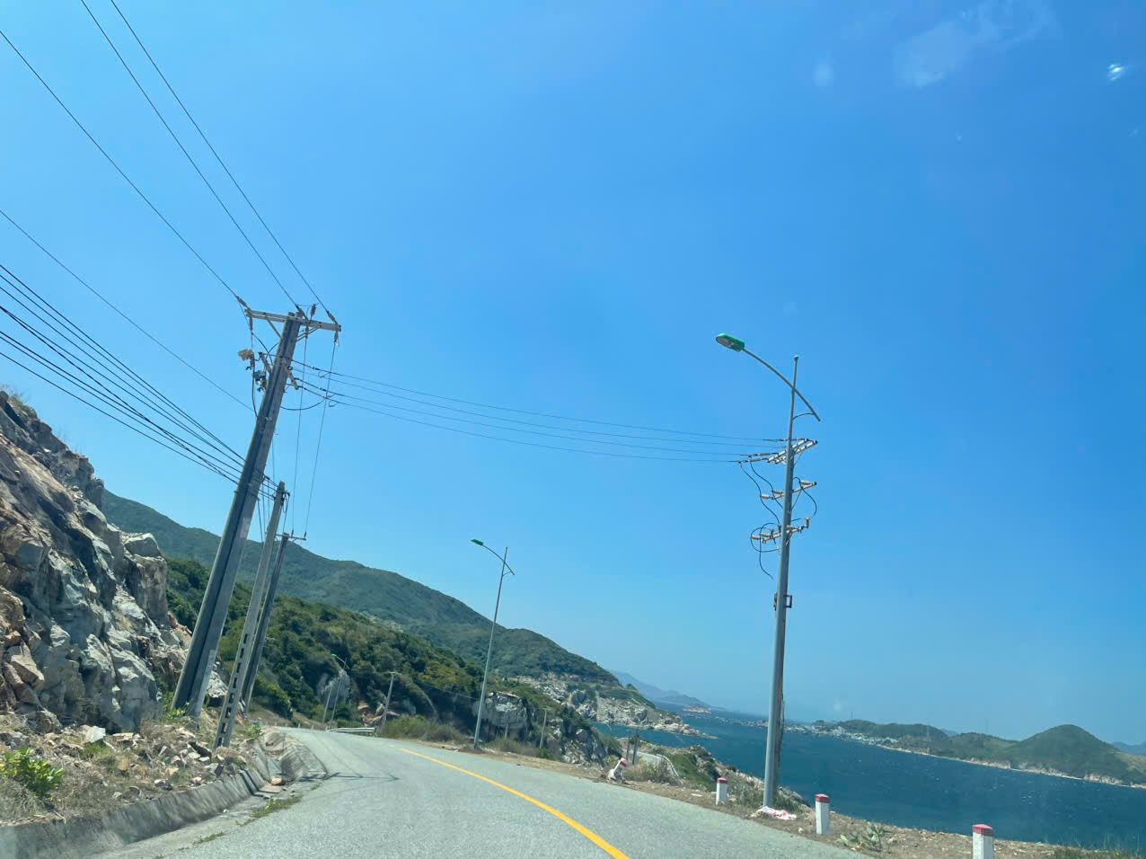 Thuê Xe Đi Resort Vĩnh Hy Từ Sân Bay