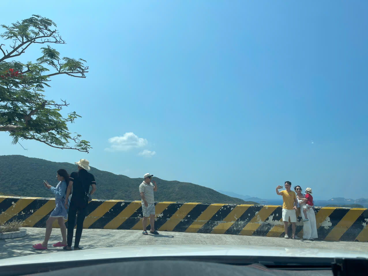 Thuê Xe Khứ Hồi Cam Ranh Đi Vĩnh Hy
