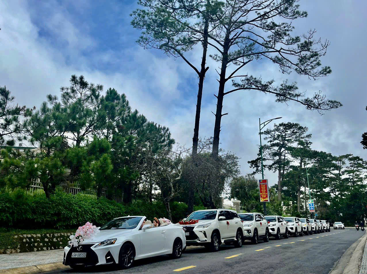 Xe Đưa Đón Khách Du Lịch Cam Ranh Vĩnh Hy