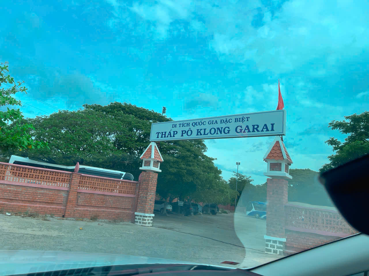 Thuê Xe Đi Tháp Po Klong Garai