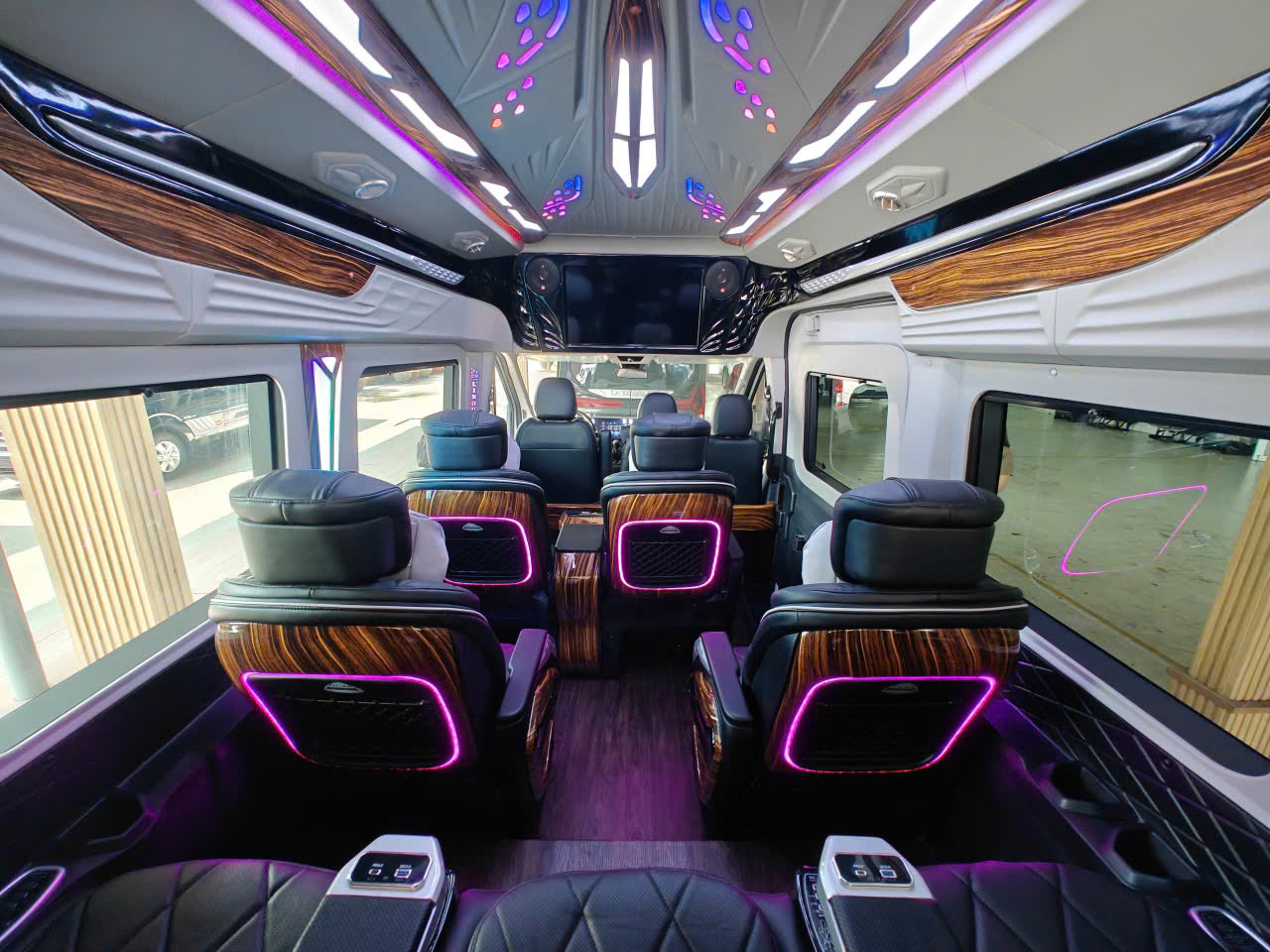 Thuê xe limousine Phan Rang