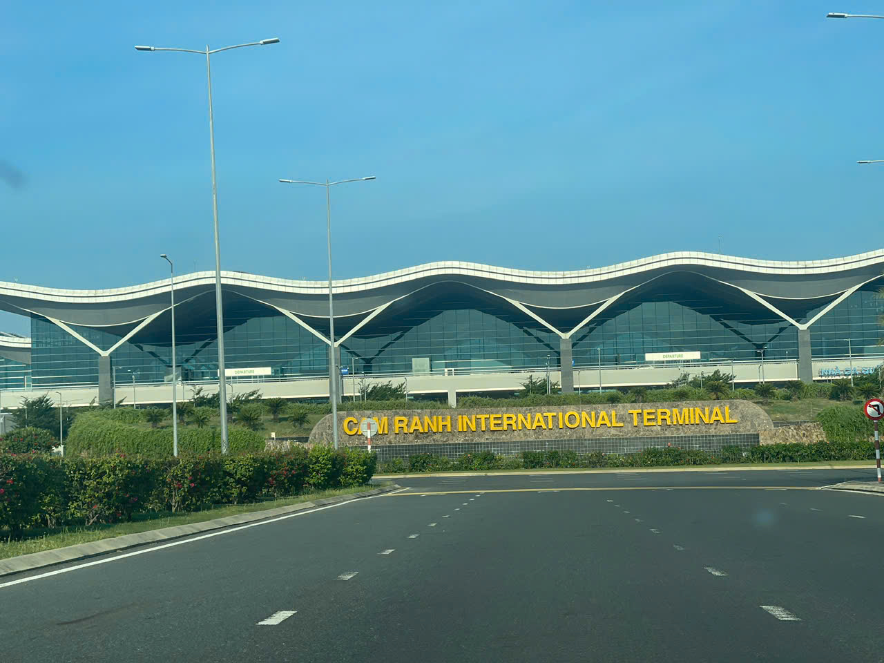 Thuê Taxi Sân Bay Cam Ranh Về Vĩnh Hy