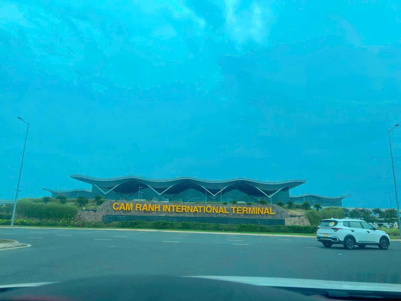 Thuê xe sân bay Cam Ranh đi Vĩnh Hy TikTok