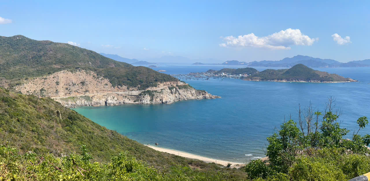Thuê xe sân bay Cam Ranh về Vĩnh Hy giá rẻ