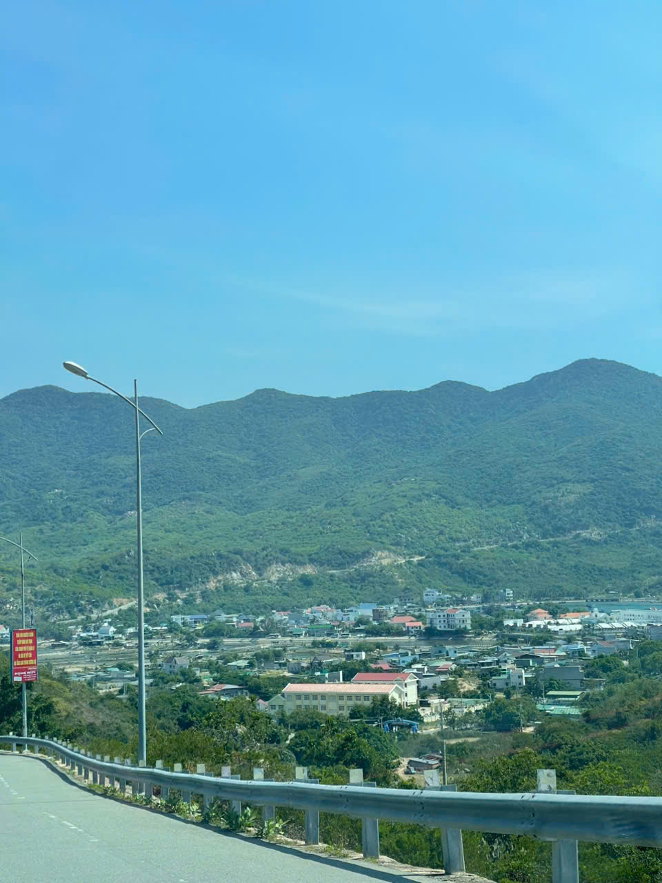 Thuê Xe Gia Đình Sân Bay Cam Ranh Đi Vĩnh Hy