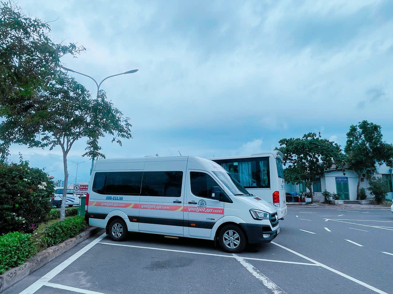 Xe 16 chỗ Nha Trang Vĩnh Hy