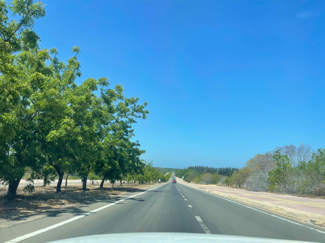 Taxi 4 Chỗ Sân Bay Nha Trang Đi Vĩnh Hy