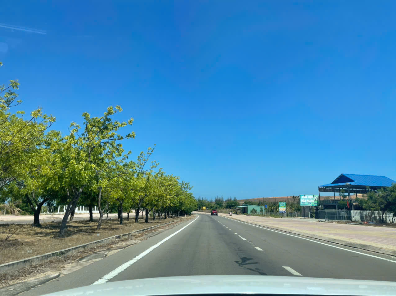 Taxi Sân Bay Cam Ranh Đi Vĩnh Hy Giá Tốt