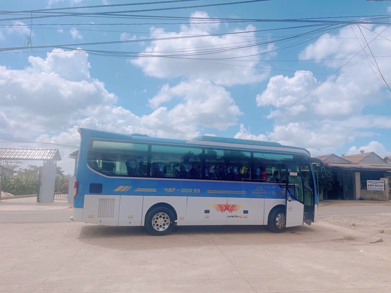 Thuê xe 29 chỗ Ninh Thuận đi sân bay Cam Ranh