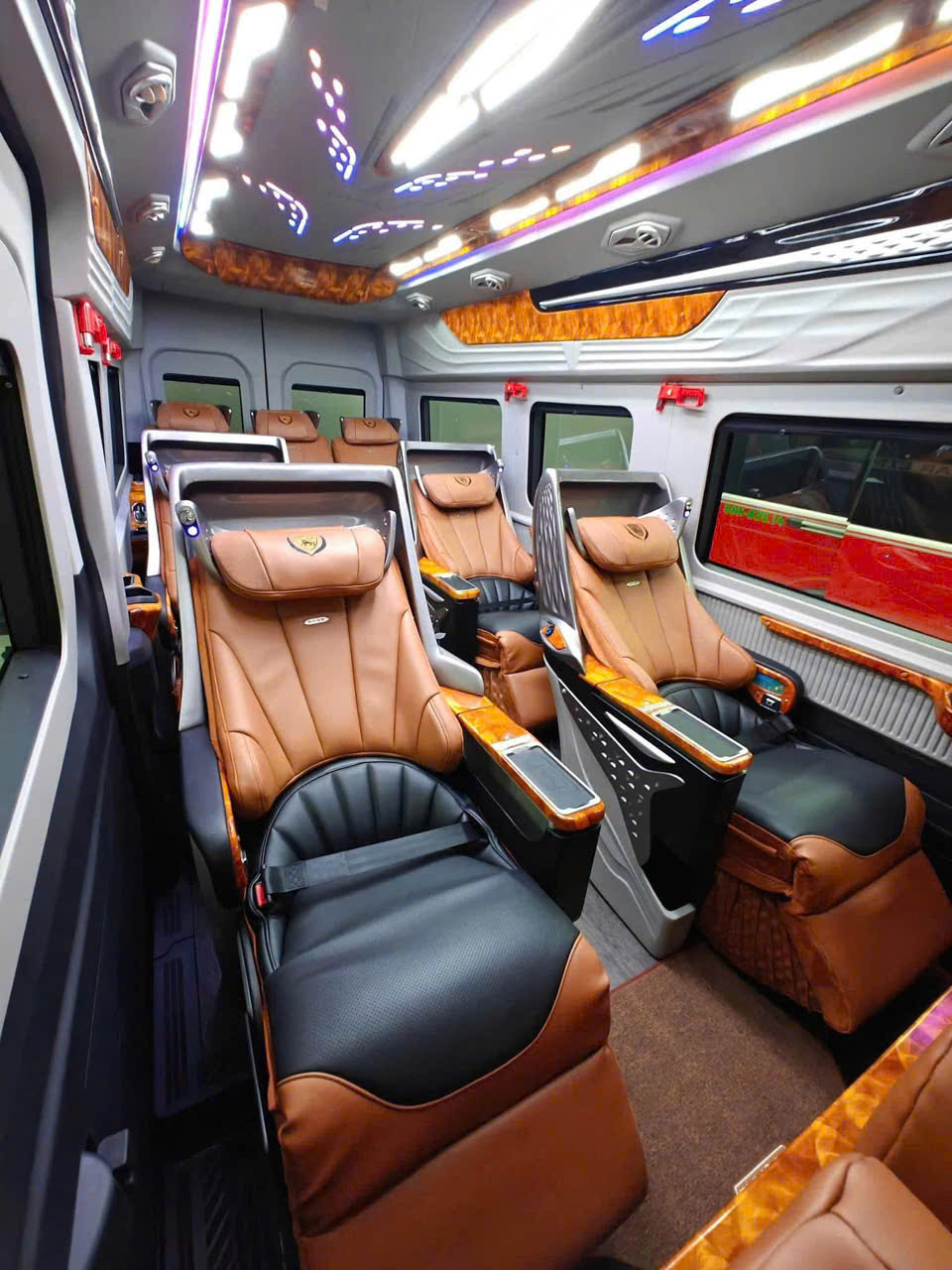 Thuê Xe Limousine Sân Bay Cam Ranh Ninh Thuận