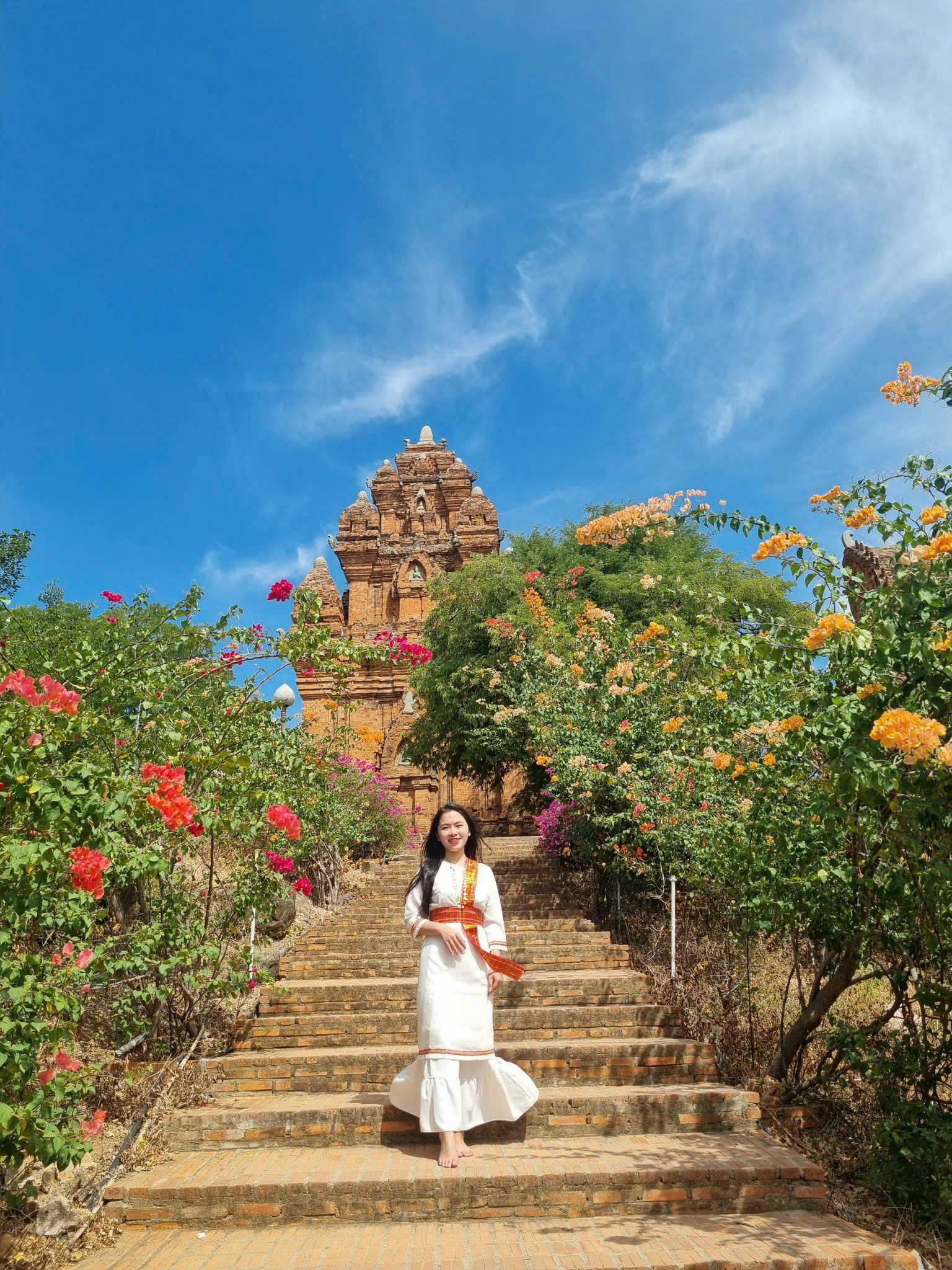 Thuê Xe 16 Chỗ Phan Rang Đi Nha Trang Theo Tour