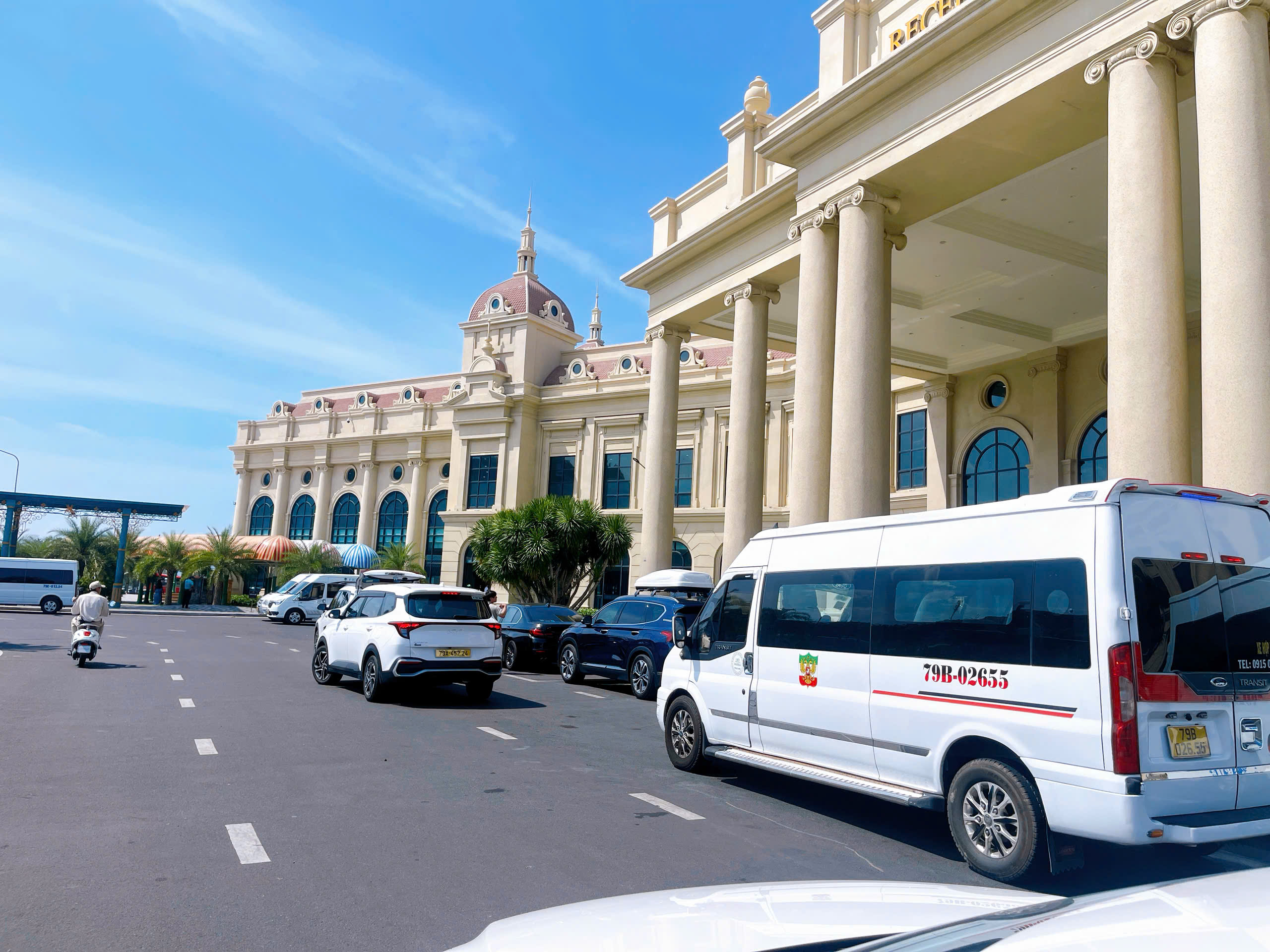 Thuê Xe 16 Chỗ Phan Rang Phan Thiết Giá Rẻ