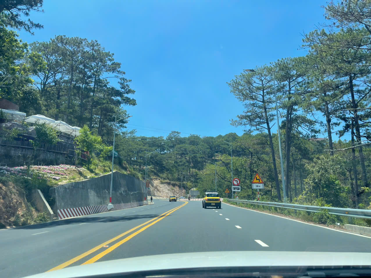 Thuê Xe Cao Cấp Sân Bay Nha Trang Vĩnh Hy