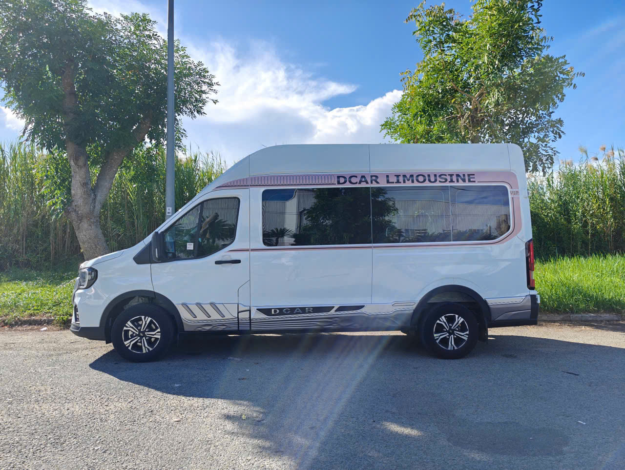 Thuê Xe Limousine Cam Ranh Đi Vĩnh Hy