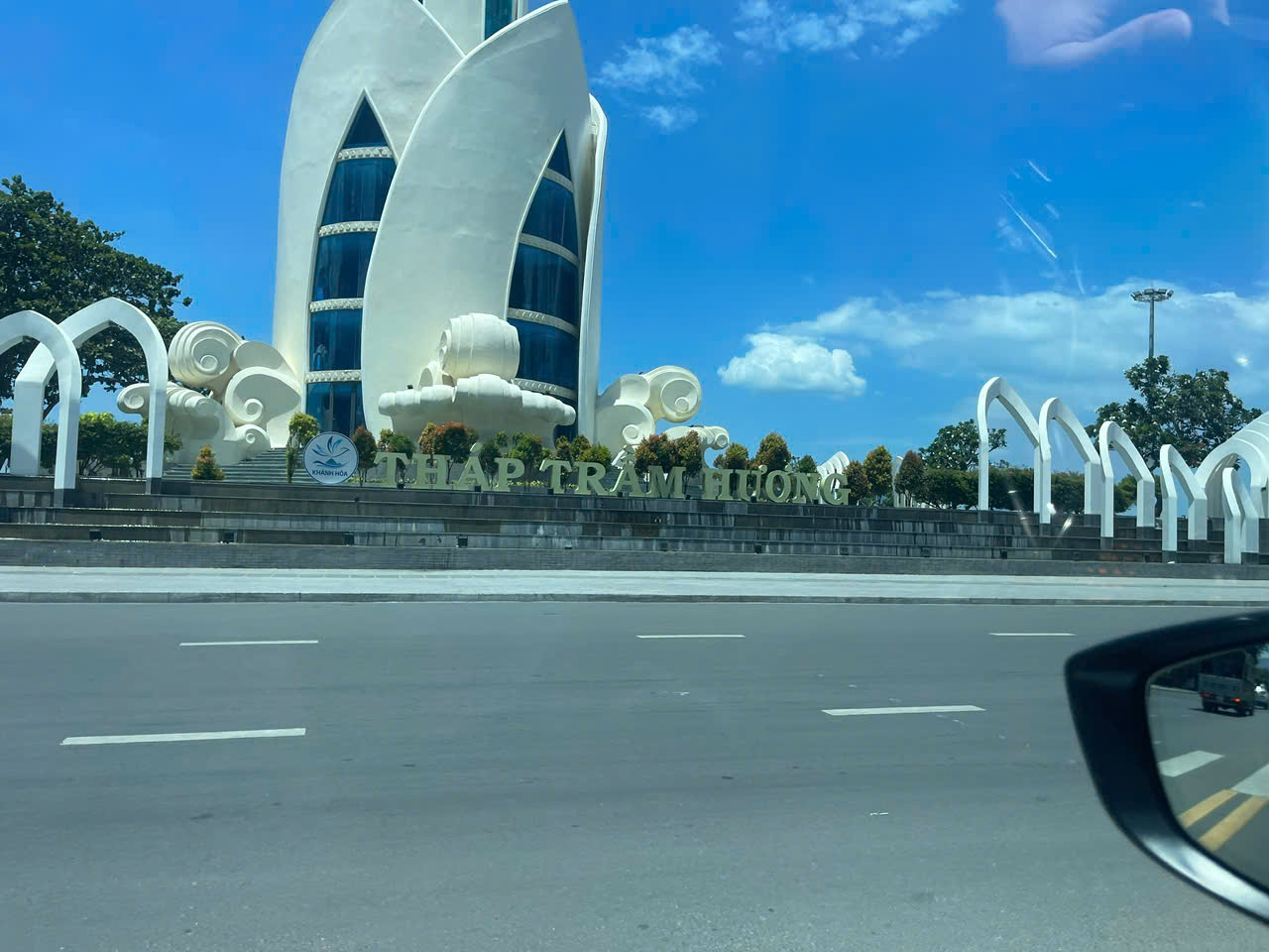 Thuê Xe Sân Bay Nha Trang Đi Vĩnh Hy Giá Rẻ