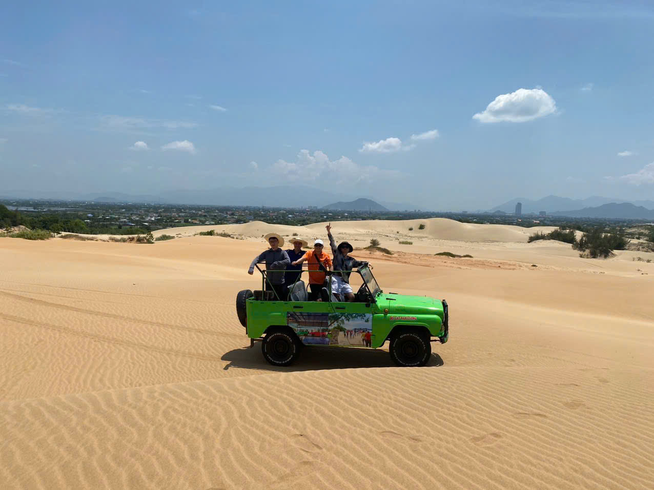 Thuê xe 16 chỗ Nha Trang đi Sài Gòn