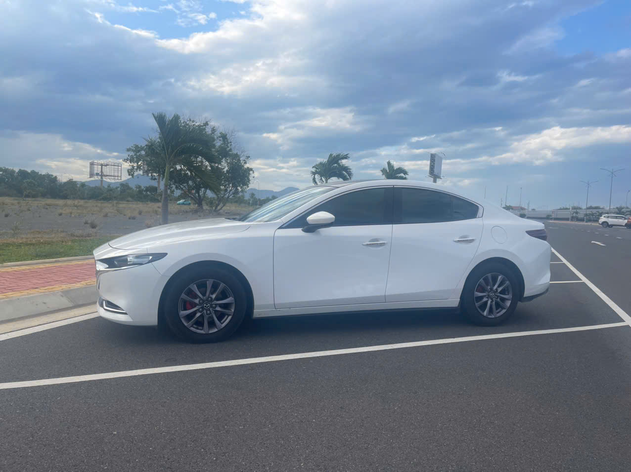 Thuê Xe 4 Chỗ Sân Bay Cam Ranh Đi Bình Hưng