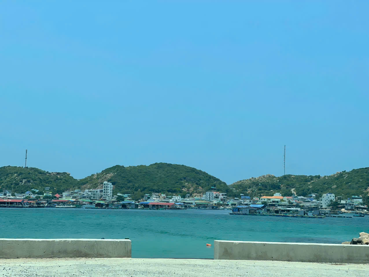 Xe Bình Hưng đi sân bay Cam Ranh theo nhóm