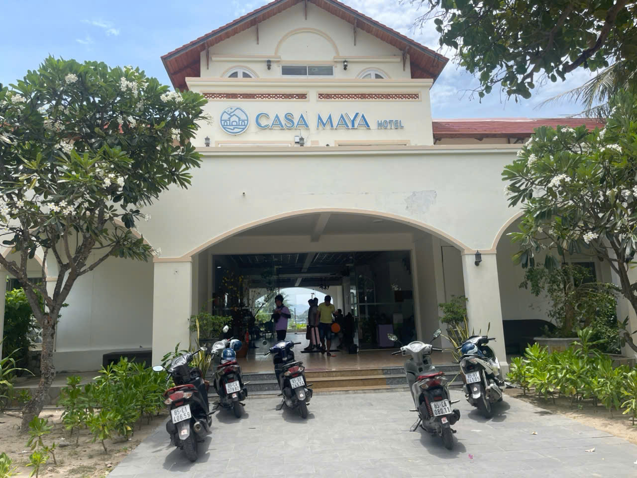 Dịch Vụ Xe Bình Hưng Đi Sân Bay Cam Ranh