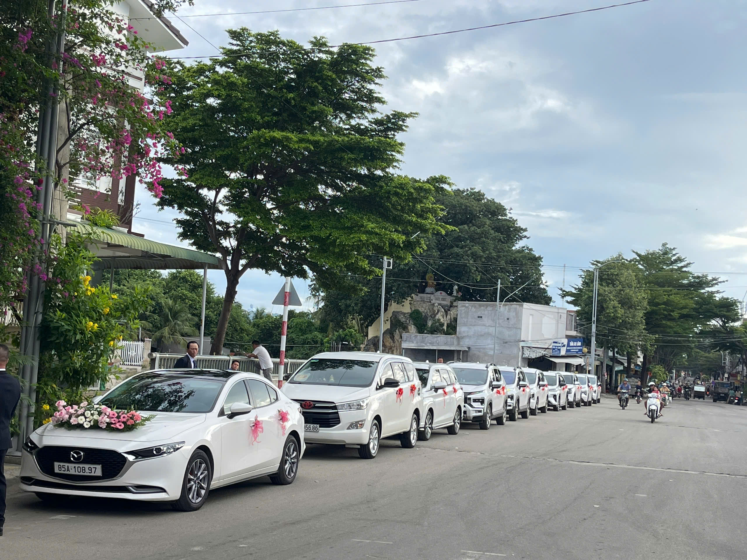Thuê Xe 16 Chỗ Tại Ninh Thuận