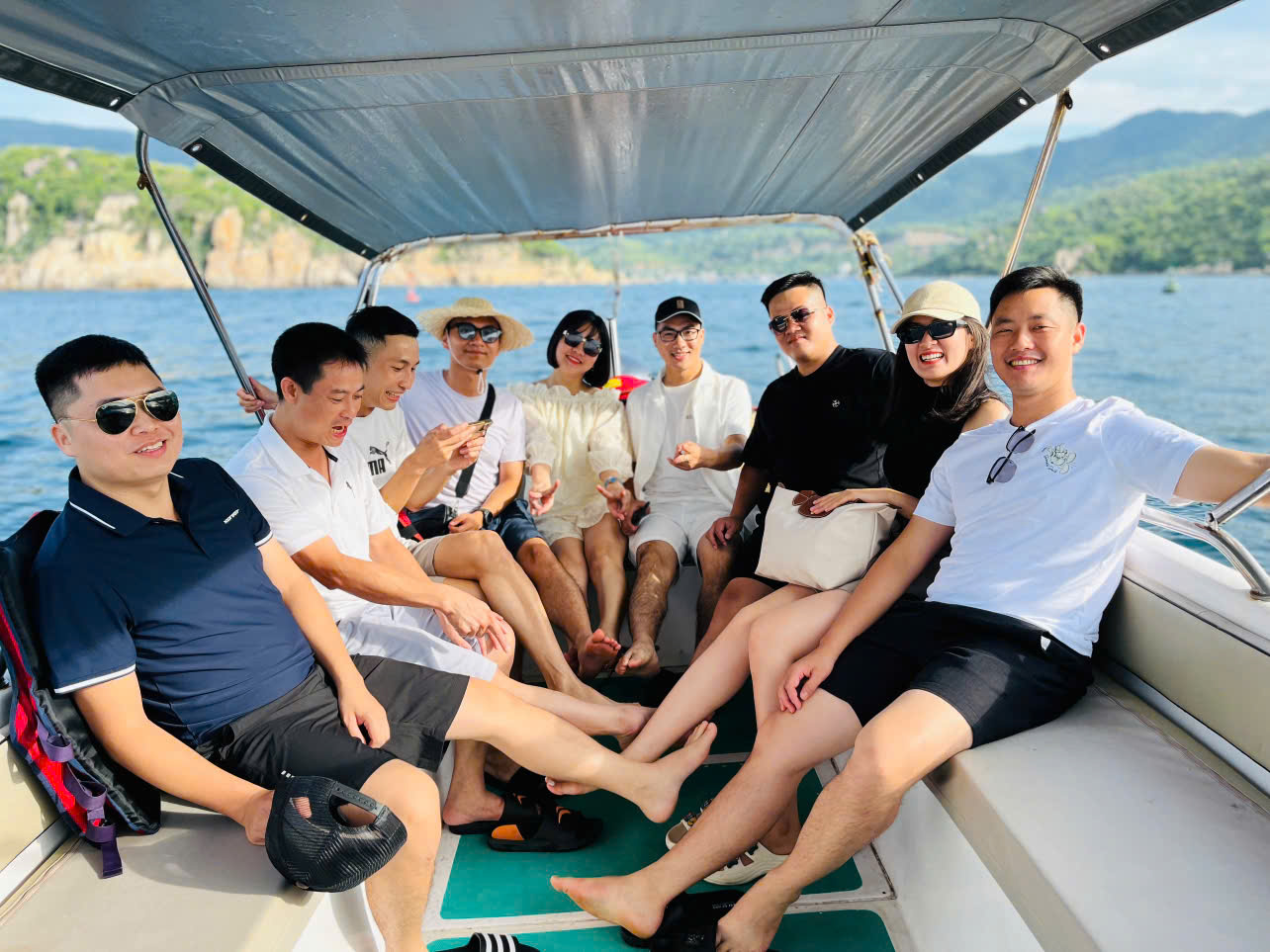 Thuê Xe 16 Chỗ Phan Rang Giá Rẻ