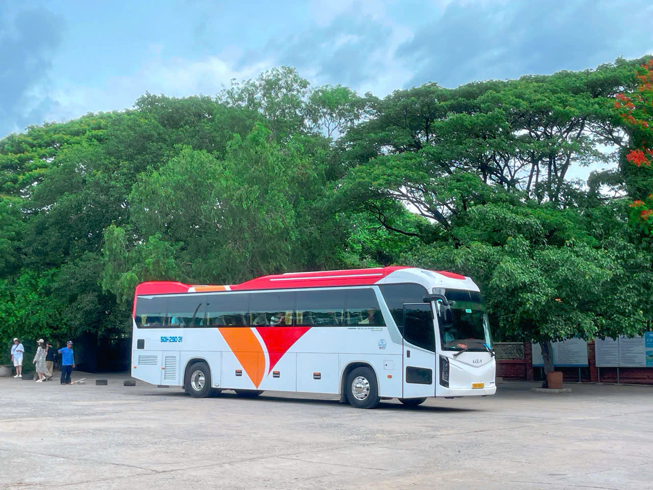 Thuê xe hợp đồng TP Hồ Chí Minh