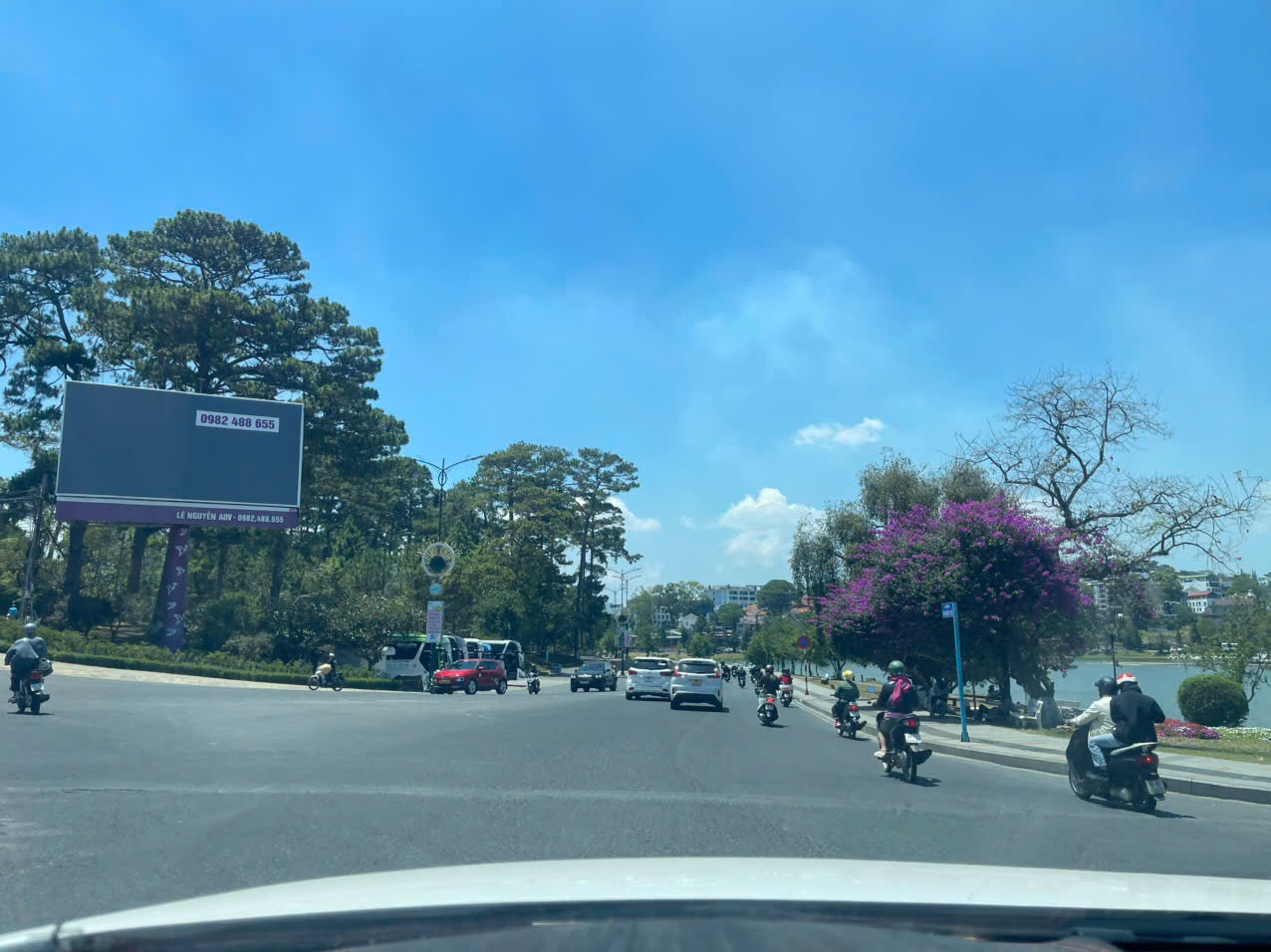 Thuê xe 16 chỗ đời mới Nha Trang Đà Lạt
