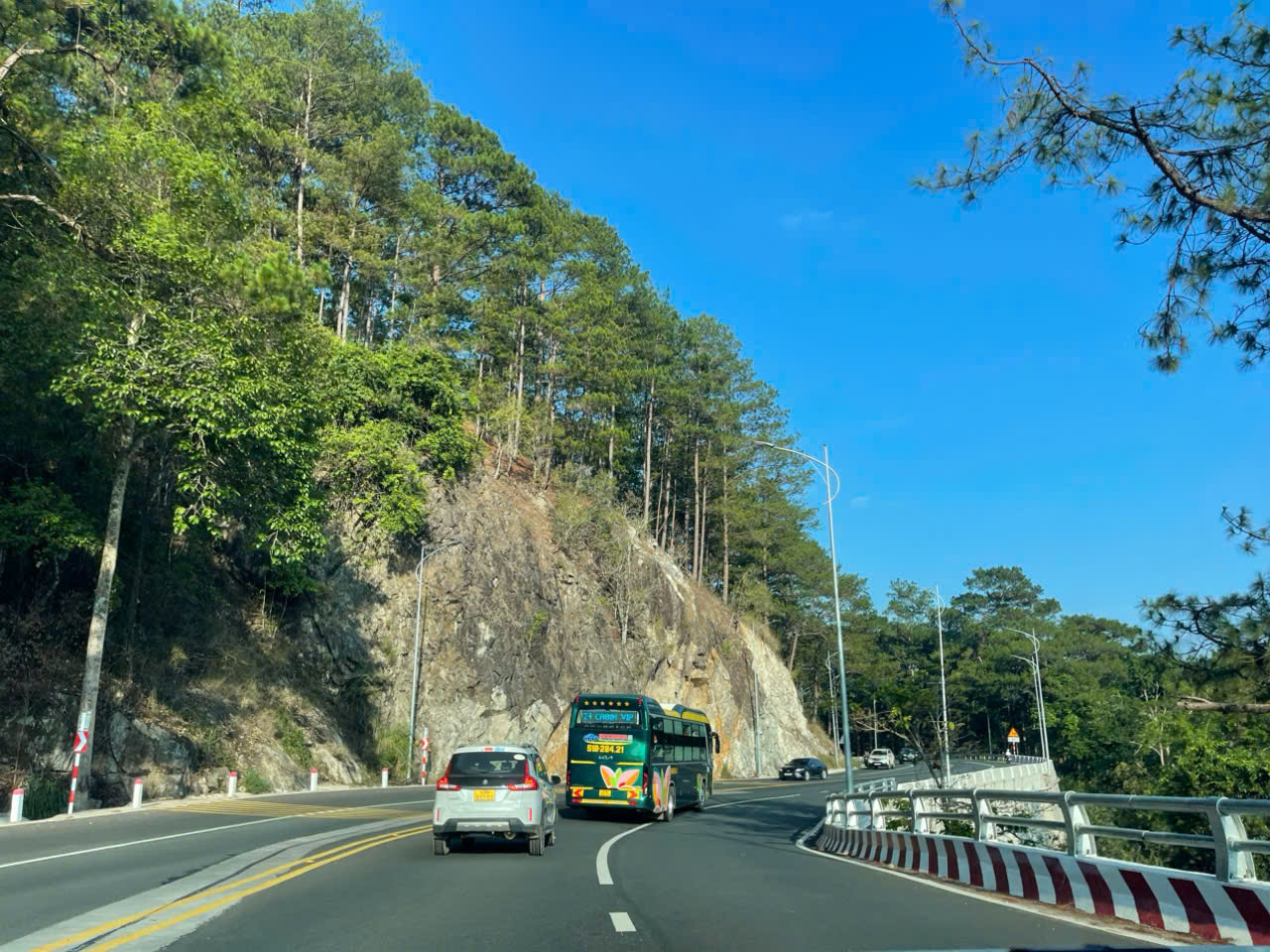 Thuê xe 4 chỗ sang Nha Trang Đà Lạt