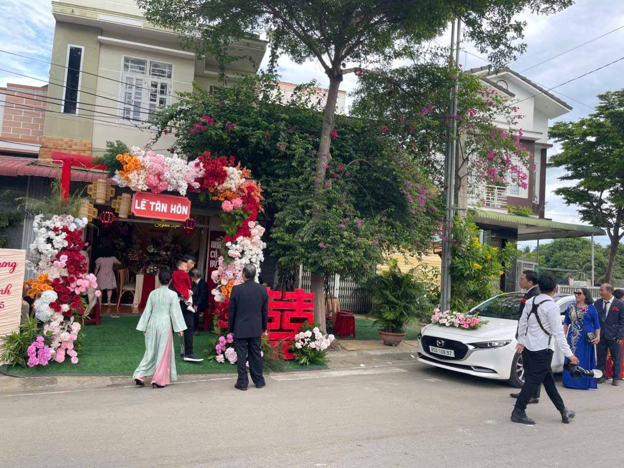Thuê xe cưới hỏi Nha Trang Đà Lạt