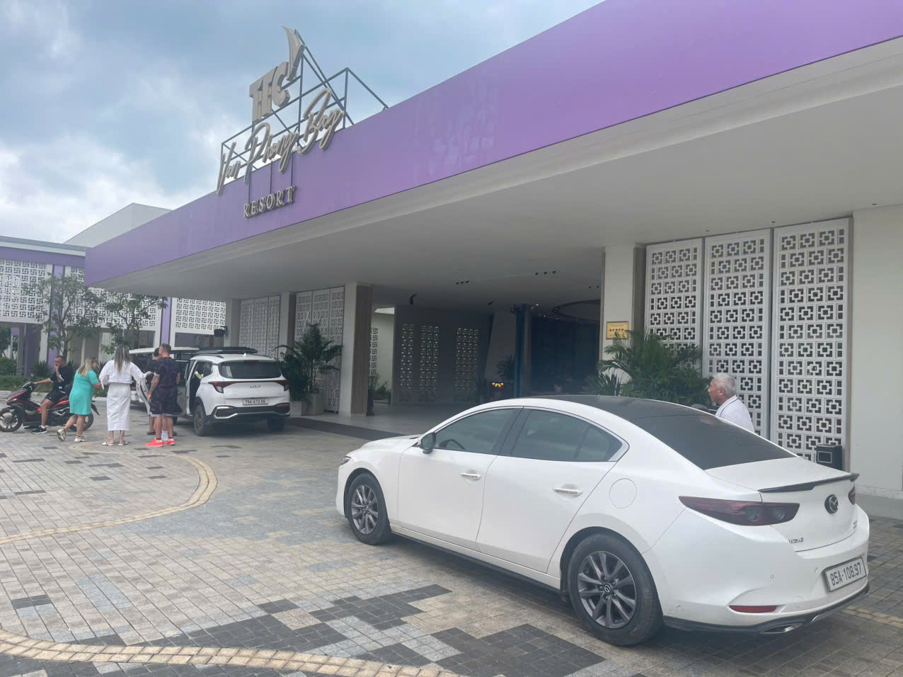 Thuê xe đưa đón đoàn Nha Trang Đà Lạt