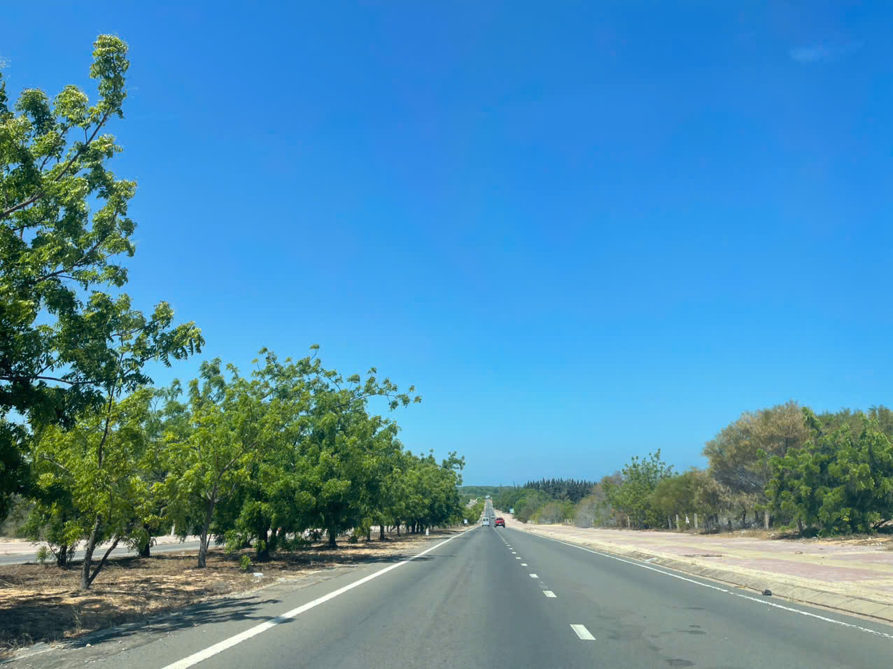 Thuê xe Nha Trang đi Mũi Né